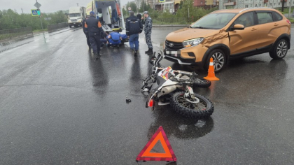 В Ухте госпитализировали мотоциклиста после ДТП с "Ладой Иксрей"